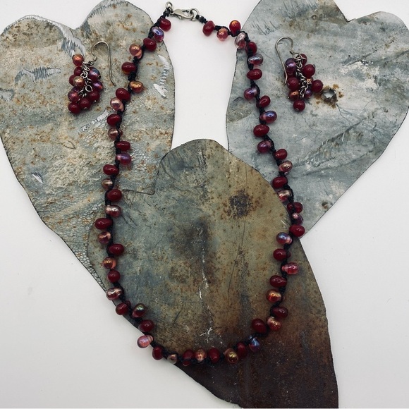 Vintage “pomegranate seed”hand knotted garnet necklace and earrings ss posts - Picture 3 of 5